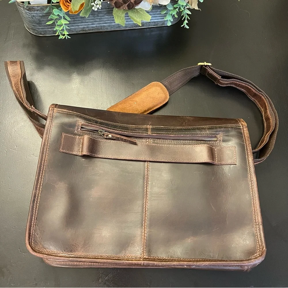 RUSTIC TOWN Brown LEATHER MESSENGER BAG Briefcase Computer LAPTOP BAG‎